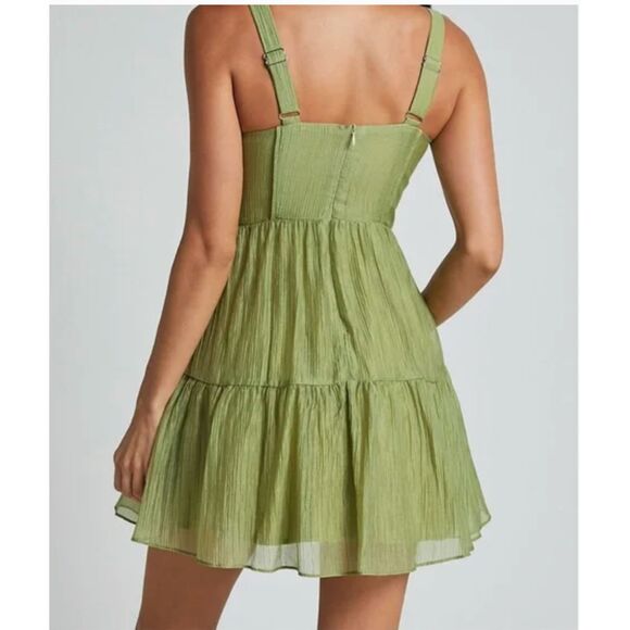 Showpo Alva Sleeveless Ruched Bust Tiered Dress in Sage Size 6 NWT - Picture 2 of 6